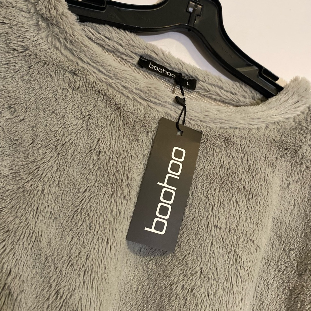 Fuzzy cropped long sleeve shirt